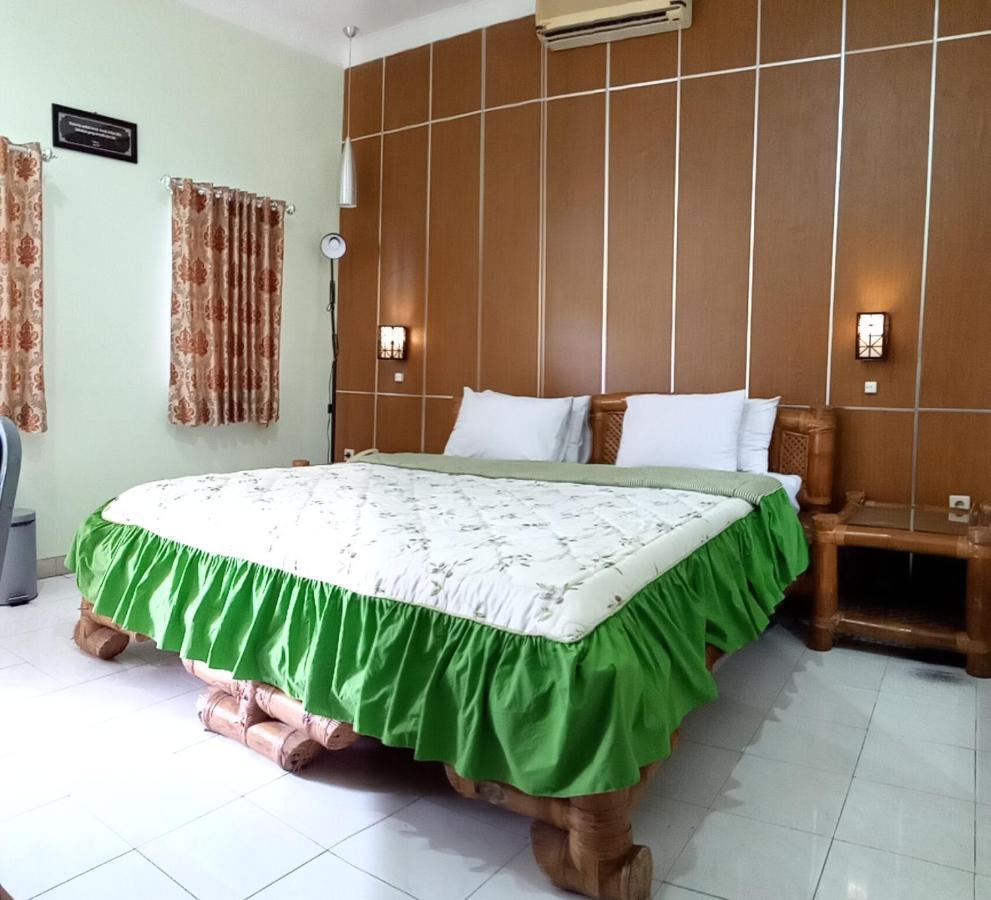 Hotel Galuh Прамбанан Экстерьер фото