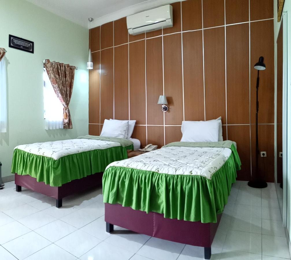 Hotel Galuh Прамбанан Экстерьер фото