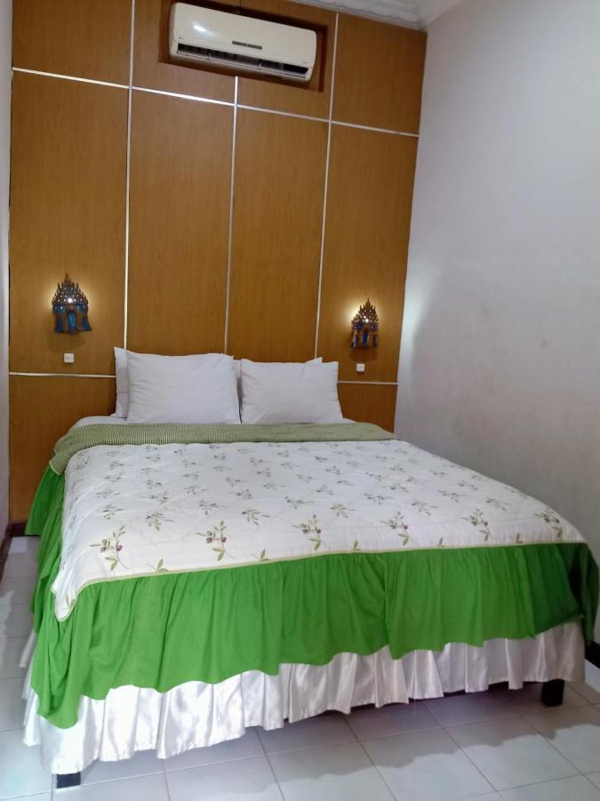 Hotel Galuh Прамбанан Экстерьер фото
