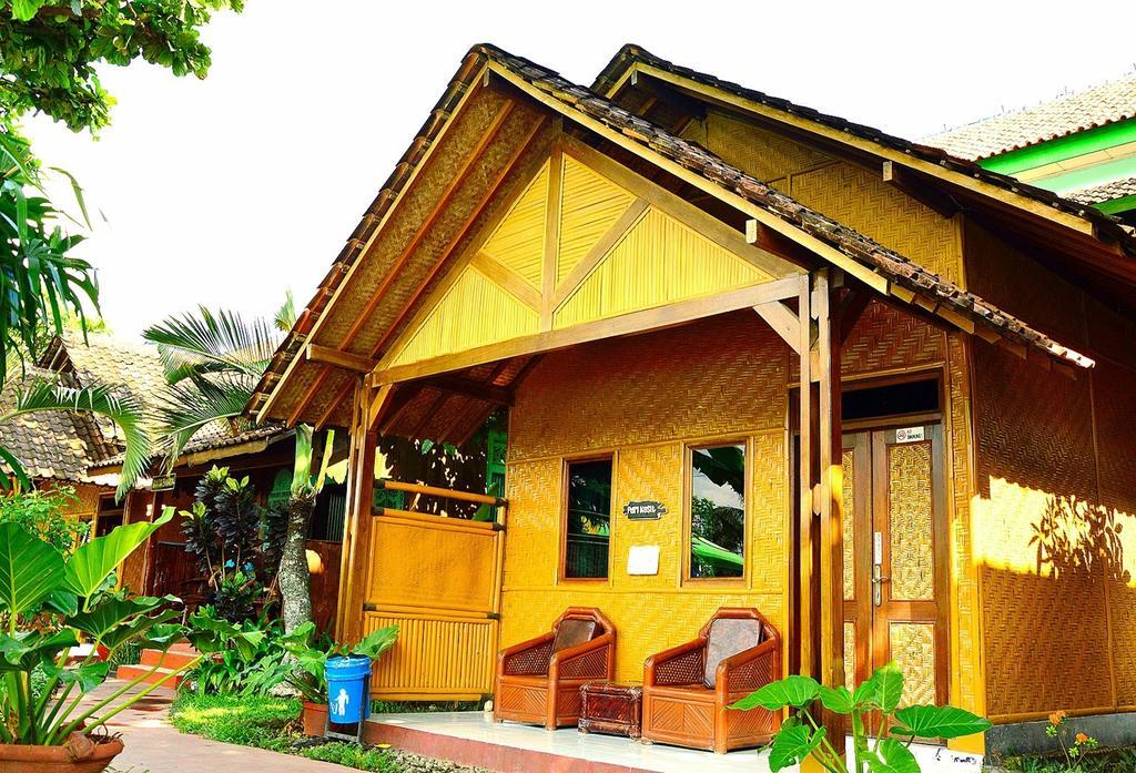 Hotel Galuh Прамбанан Экстерьер фото