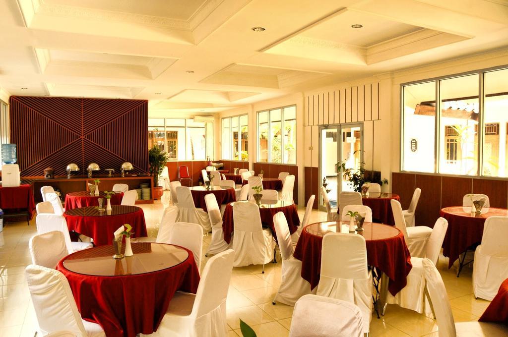 Hotel Galuh Прамбанан Экстерьер фото
